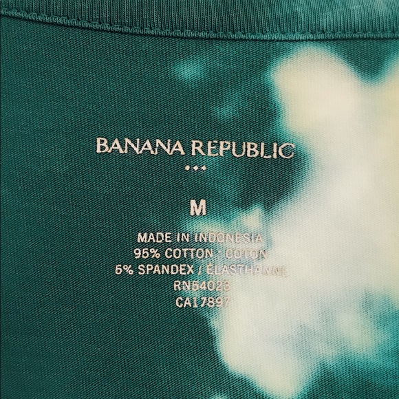Banana Republic V-neck T-shirt - Picture 2 of 2